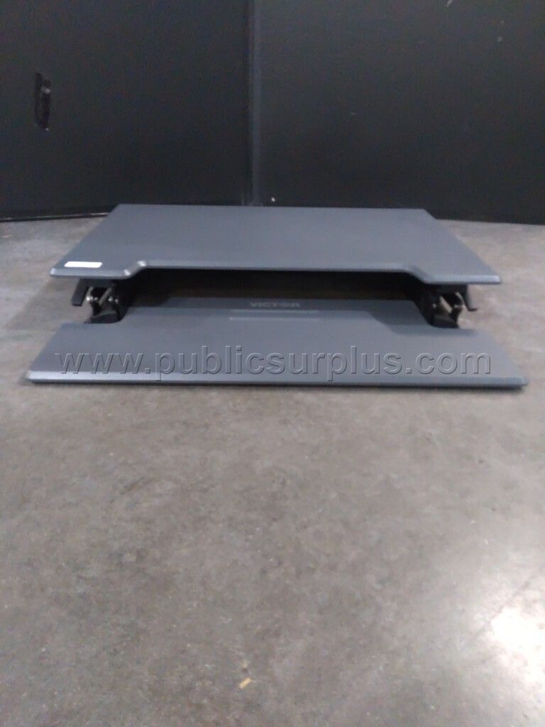 Adjustable standing desk — photo 1