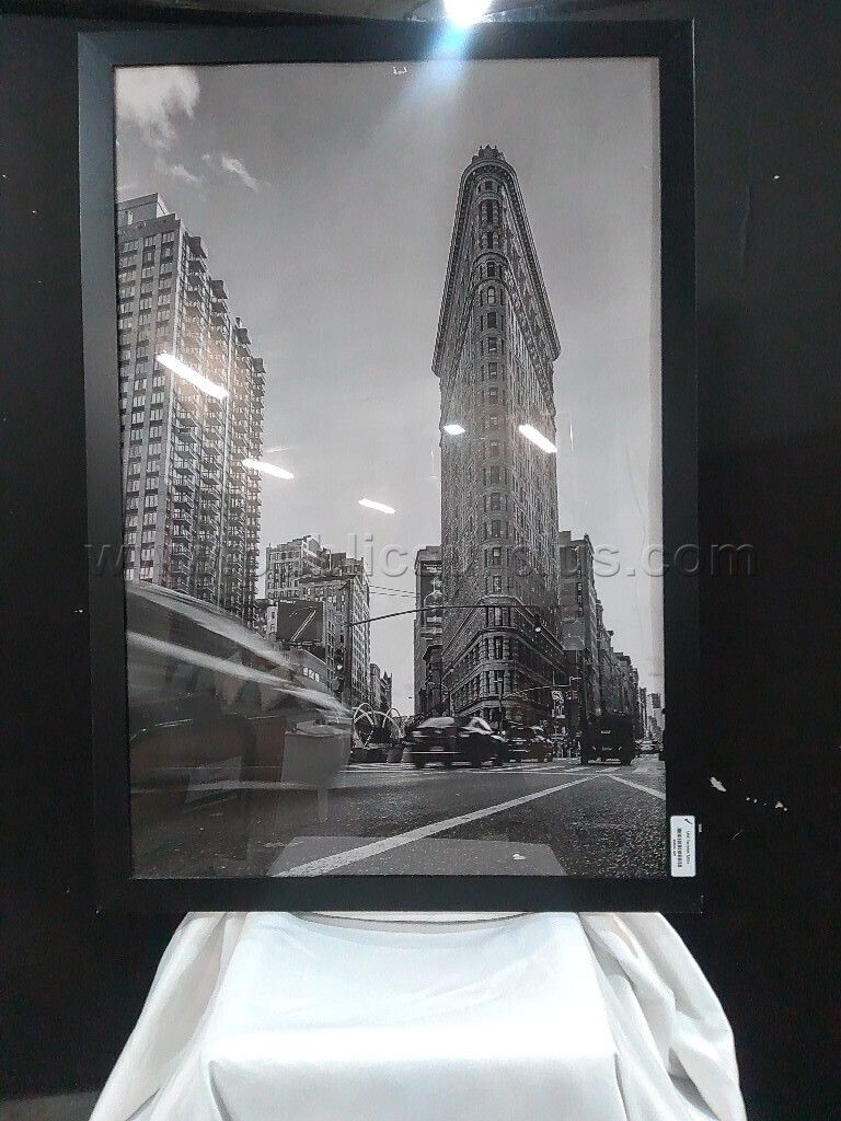 Poster frame — photo 1