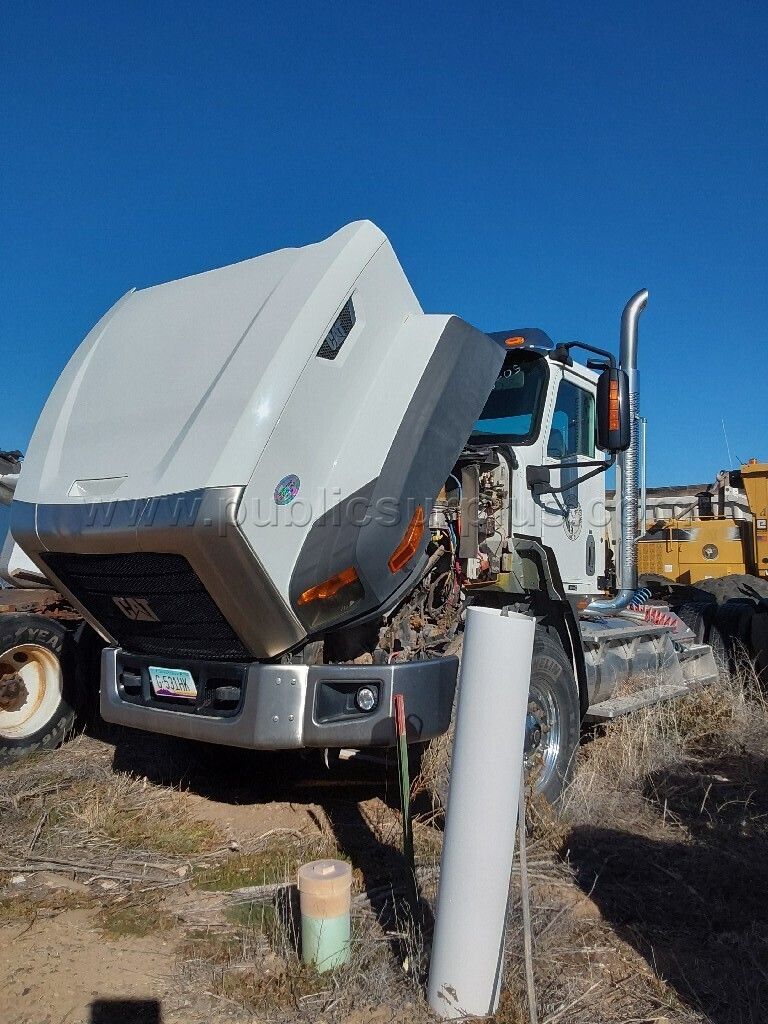 2013 Cat 660 — photo 1