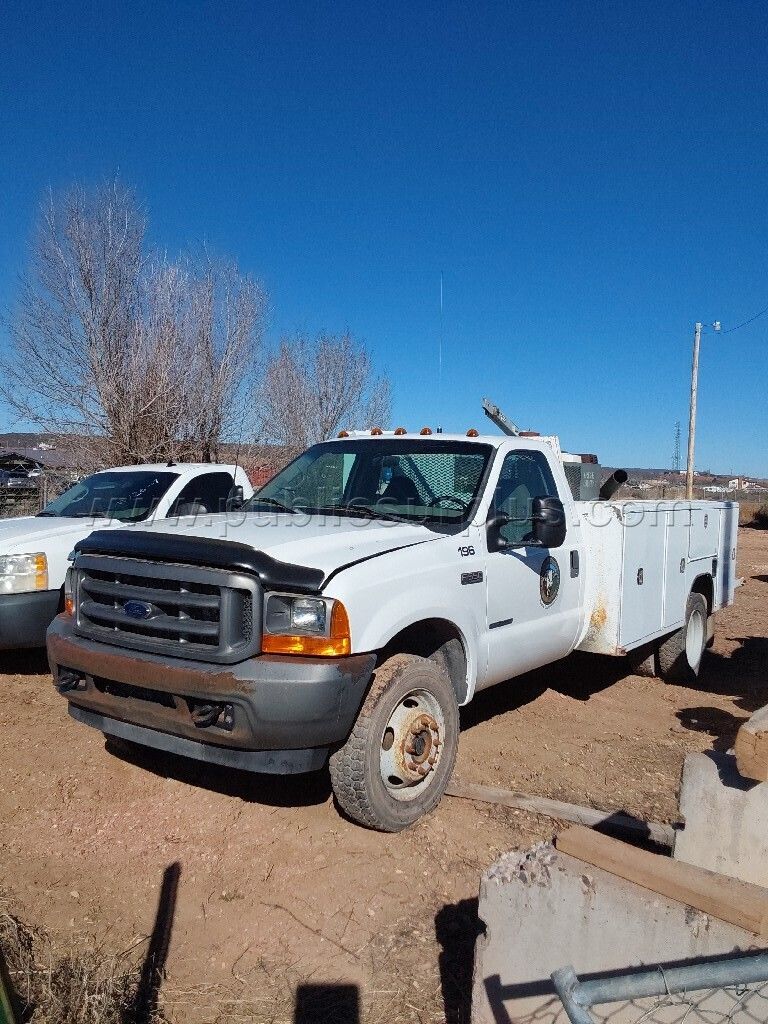 2001 Ford F550 4X4 — photo 1
