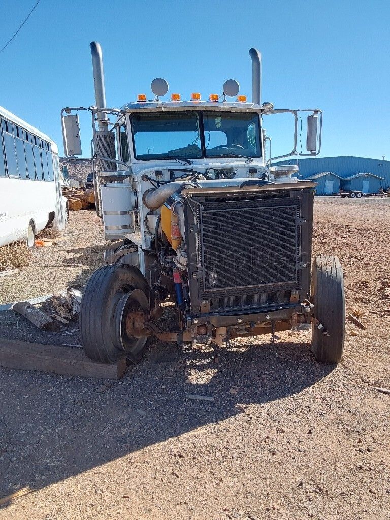 2005 Peterbilt — photo 1