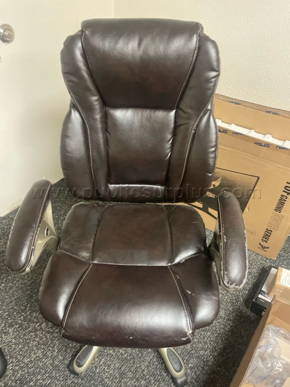 chairs — photo 1