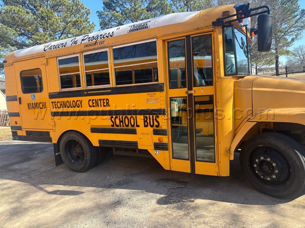 HAS 800 020 VEH 2003 FREIGHTLINER BUS — photo 1