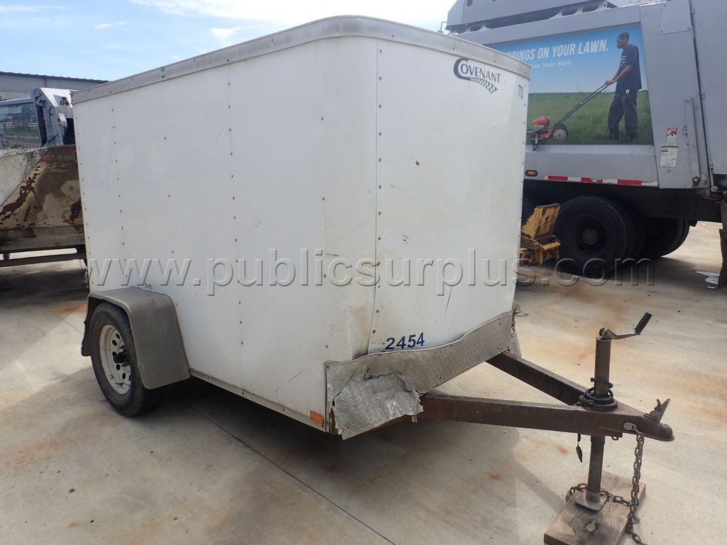 2008 Covenant Enclosed Trailer — photo 1