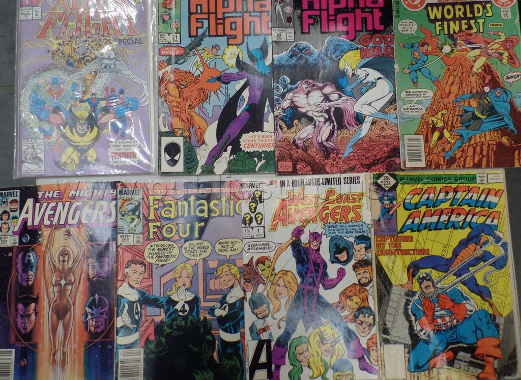 8- COMIC BOOKS — photo 1