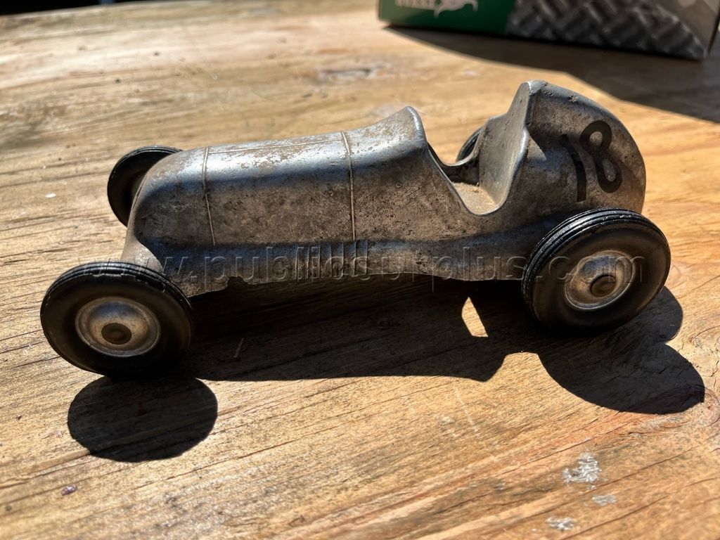 1940's L.M Cox Thimble Drome metal tether race car. — photo 1
