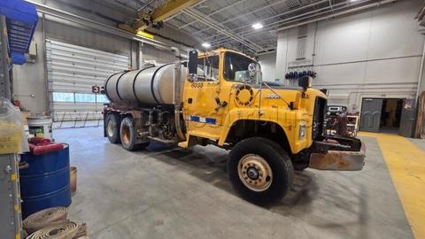 1971 Ford LT9000 Tandem Truck - A6033