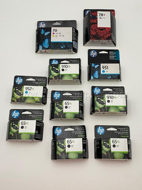 Wooden Desk — photo 1