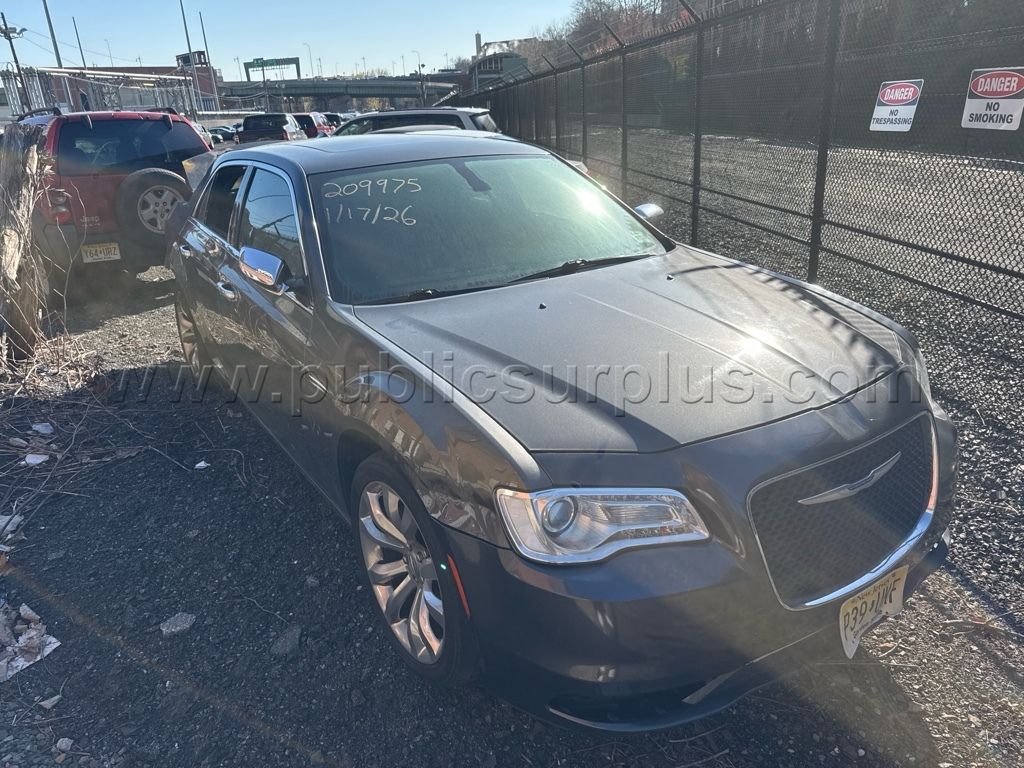 2019 Chrysler 300 — photo 1