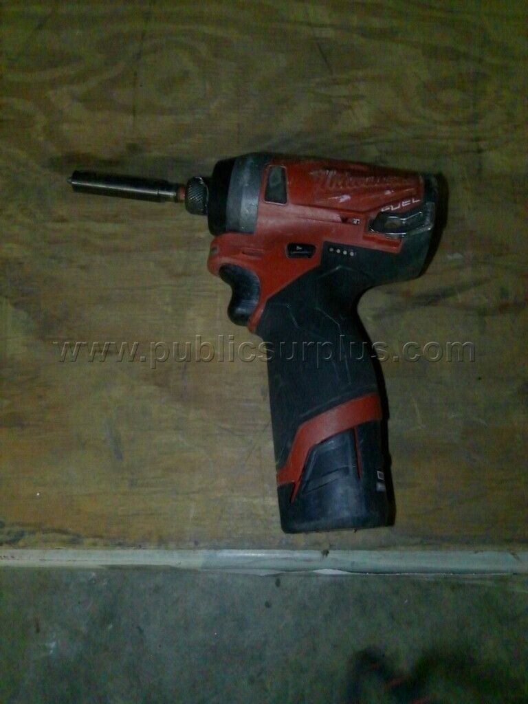 Milwaukee Drill  ~ IA-25326 — photo 1