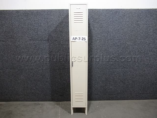 LOCKER ~ AP-7-25 — photo 1