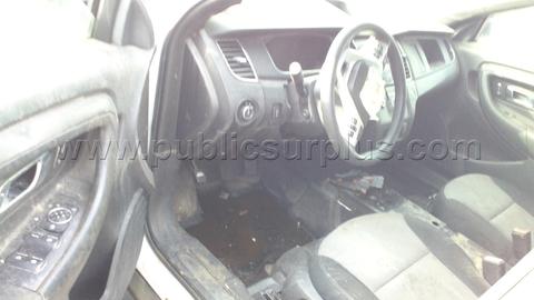 2014 White Ford Taurus