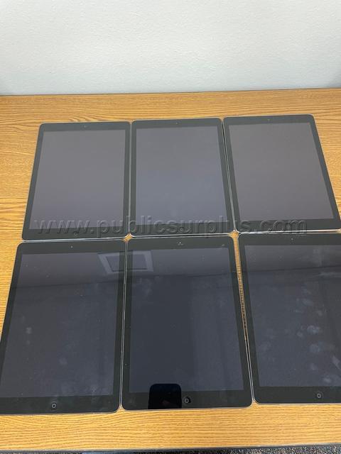 Lot of 6x iPads Model A1474