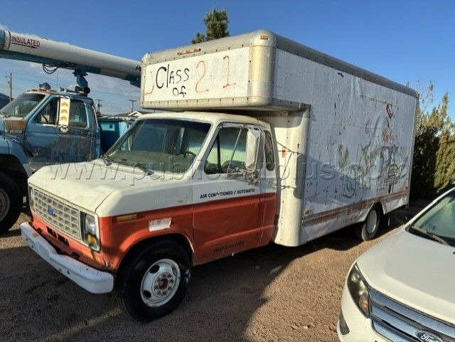 1989 Ford E350 Box Truck — photo 1