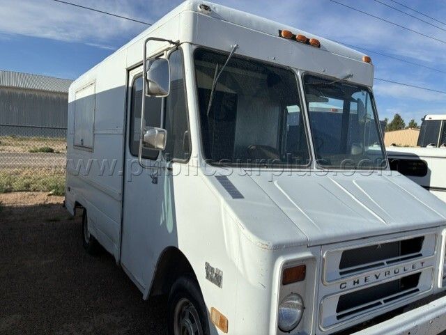 1987 Chevrolet Box Van — photo 1