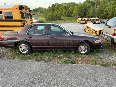 2000 Ford Crown Victoria