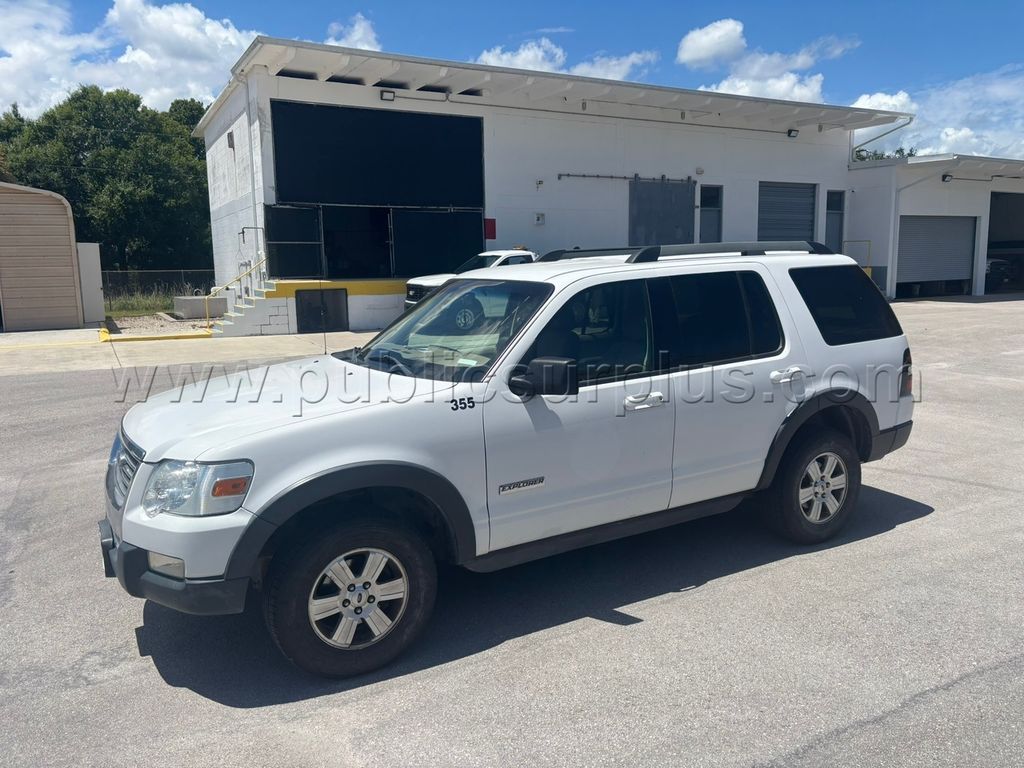 2007 Ford Explorer 4x4 — photo 1