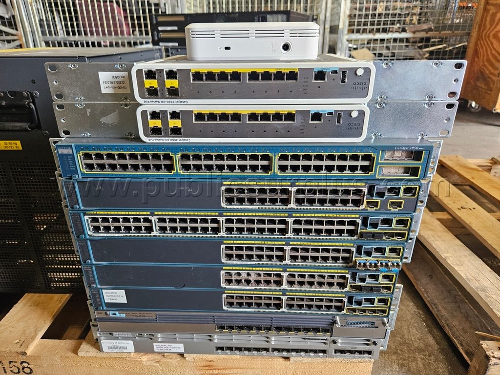 Cisco Switches (118101) — photo 1