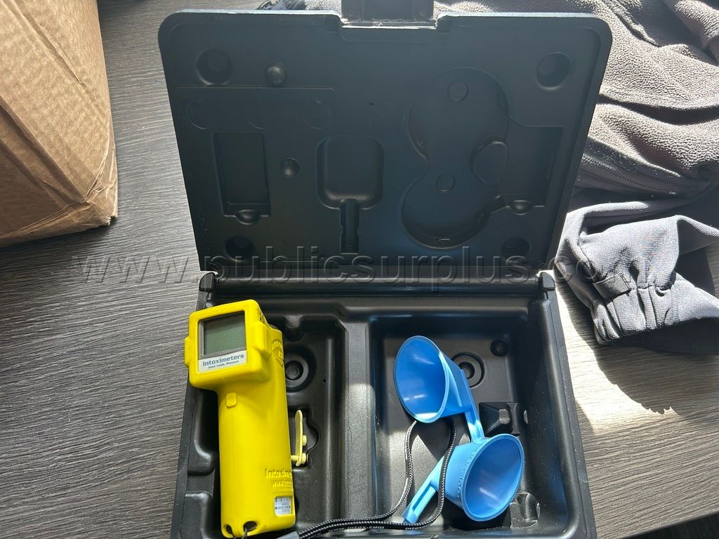 AlcoSensor FST portable breath tester — photo 1