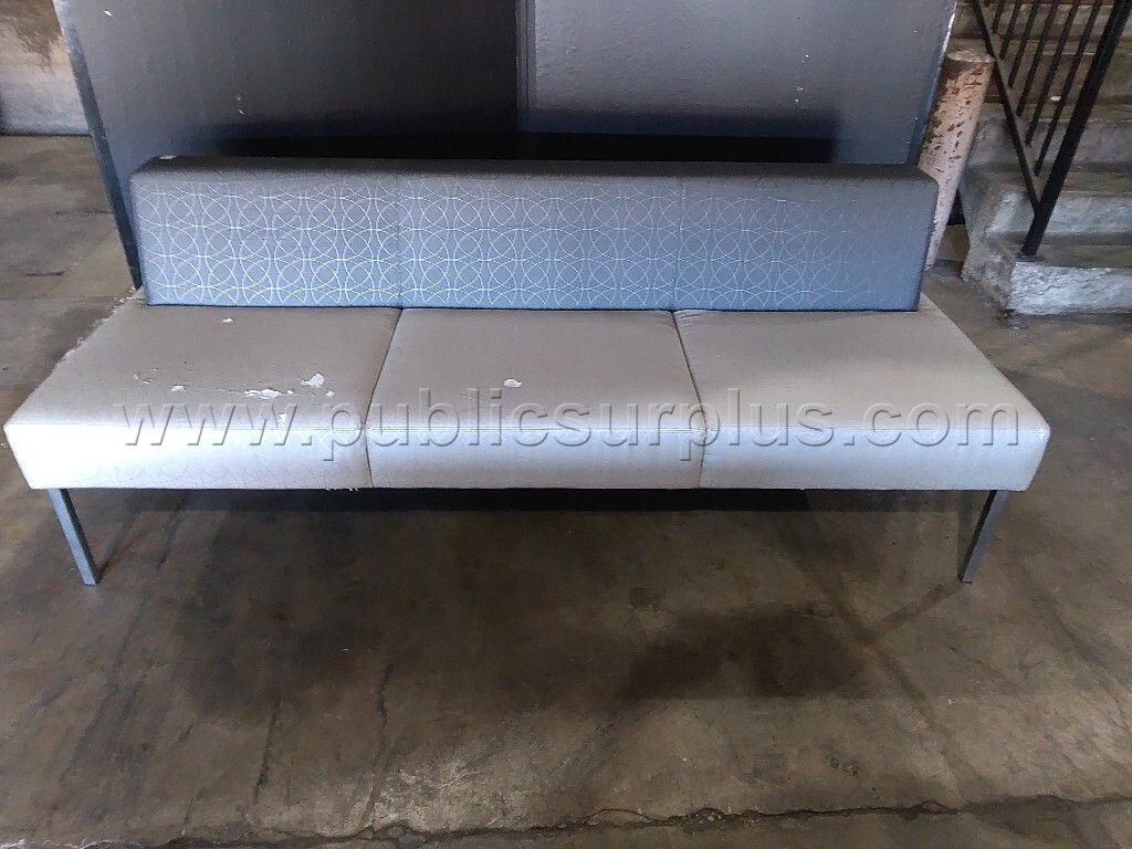Couch — photo 1