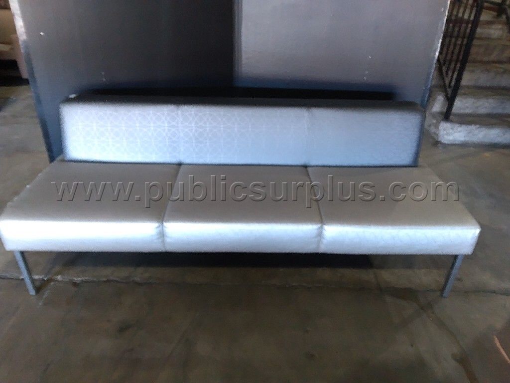 Couch — photo 1