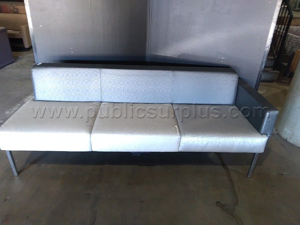 Couch — photo 1