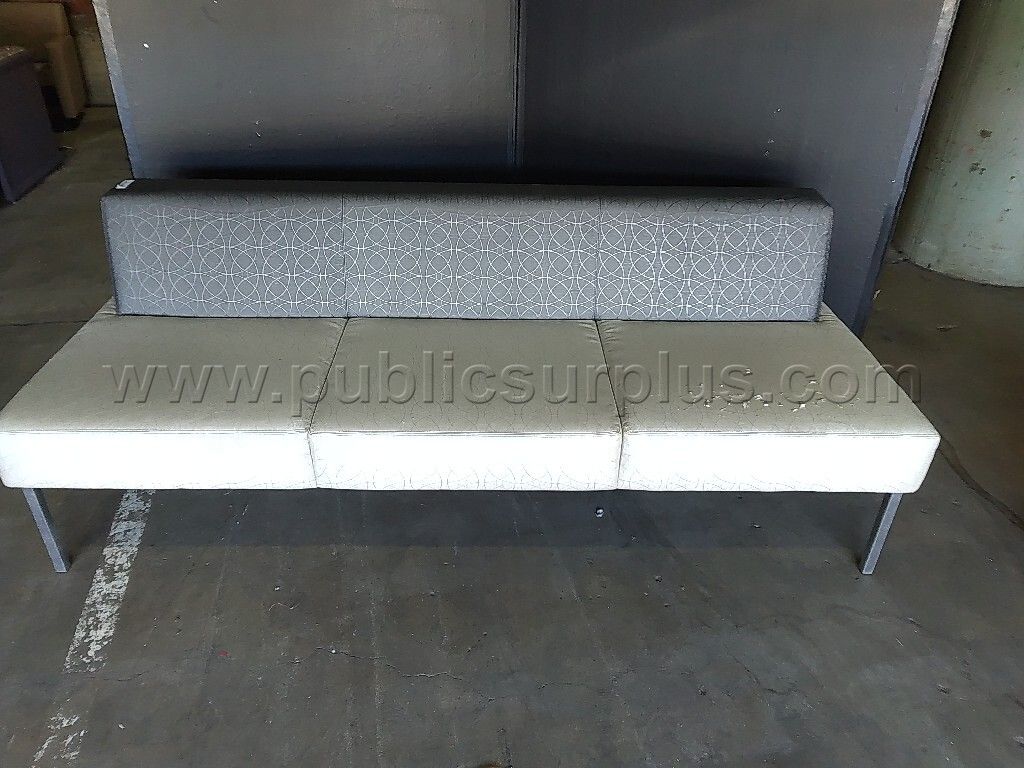 Couch — photo 1