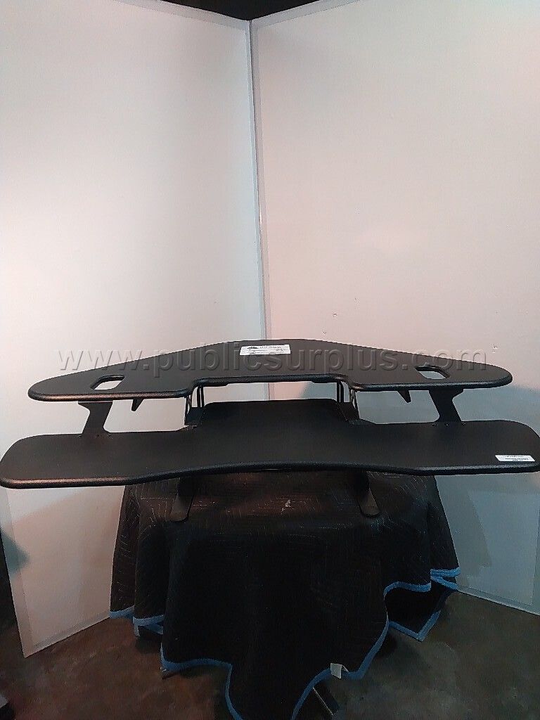 Standing desk — photo 1