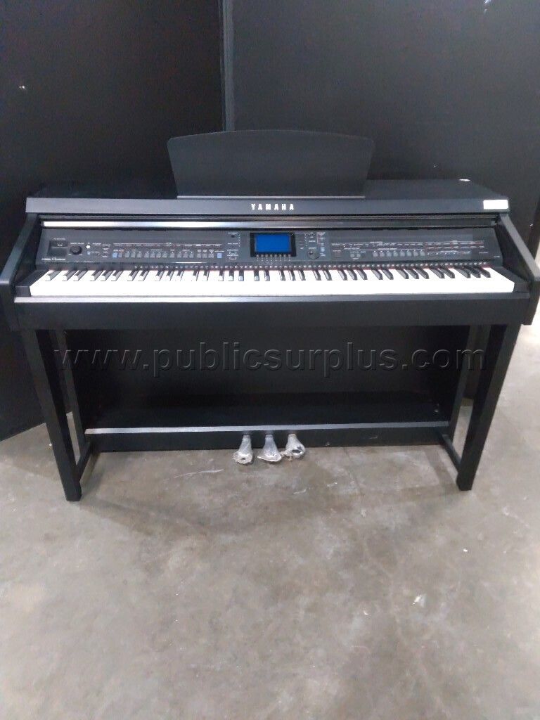Yamaha digital piano — photo 1