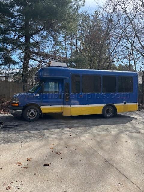 2009 Chevrolet Passenger Bus with handicap ramp