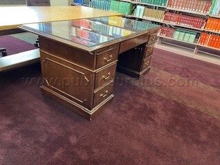 CPC Desk Auction - EO 26-077 — photo 1