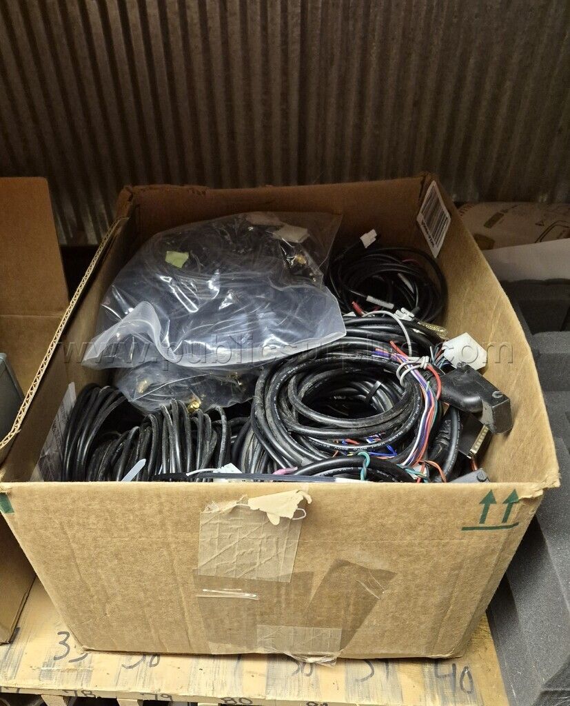 Cables and Connectors - photo 1