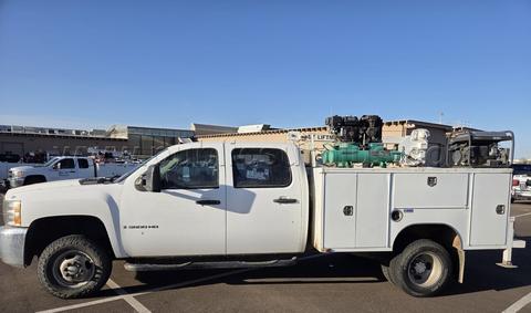 2007 Chevy 3500HD Crew Cab 4x4 Service Truck