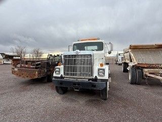 1999 INTERNATIONAL 9300 — photo 1