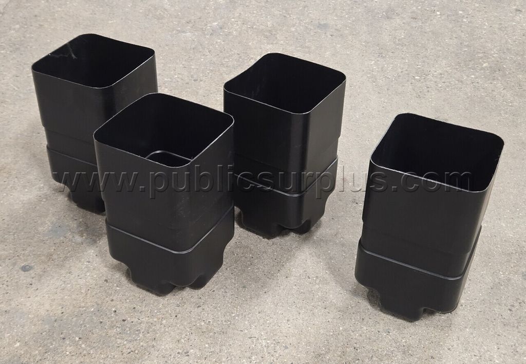 Plastic bins - photo 1