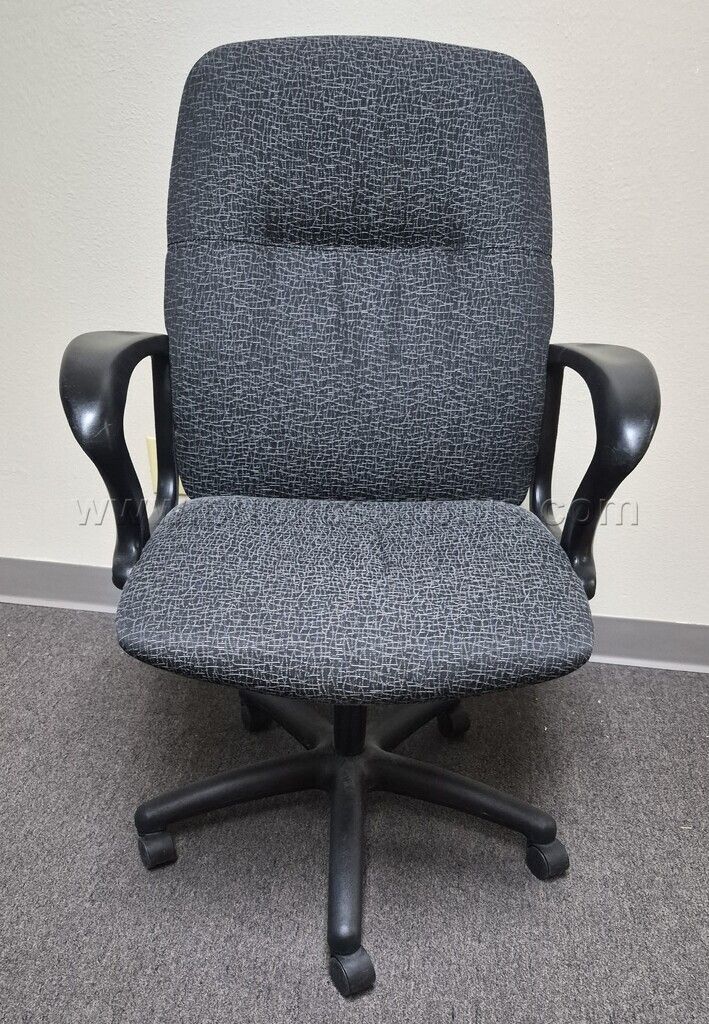 Office Chair — photo 1