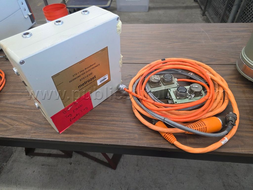 Seismometer Electronic Box (20091000261) — photo 1