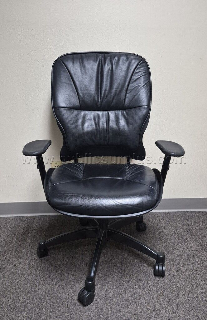 Office Chair — photo 1