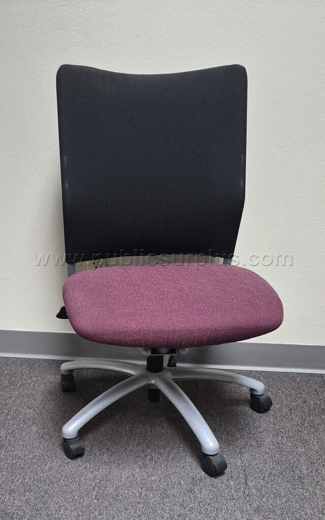 Office Chair — photo 1