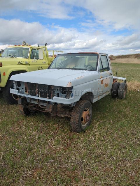 1989 Ford f-250  1DFKF38G2KKA98526