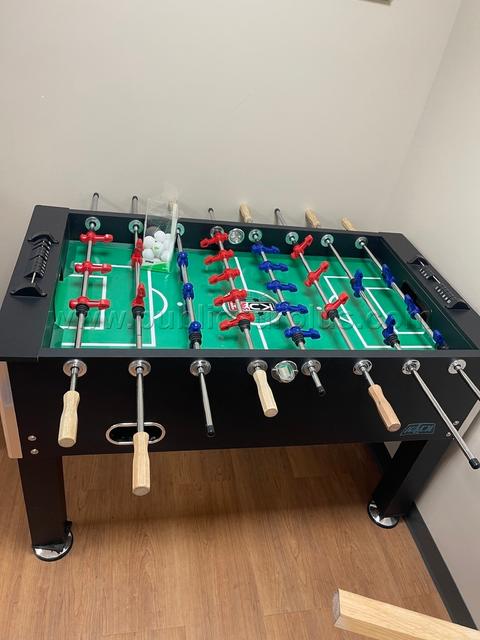 Foosball table freestanding