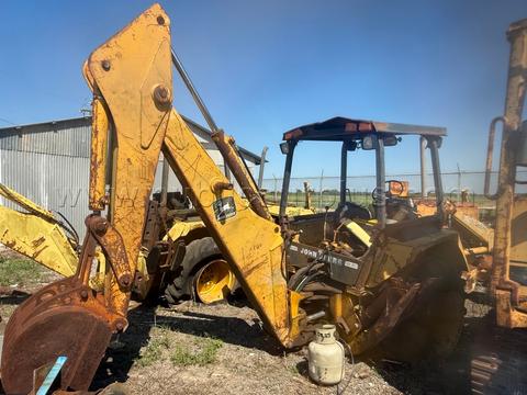 LOT 1165 - TRACTOR W/LOADER-BACKHOE DEERE310C