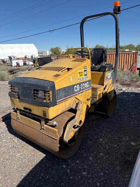 1994 Caterpillar CB-224C Roller