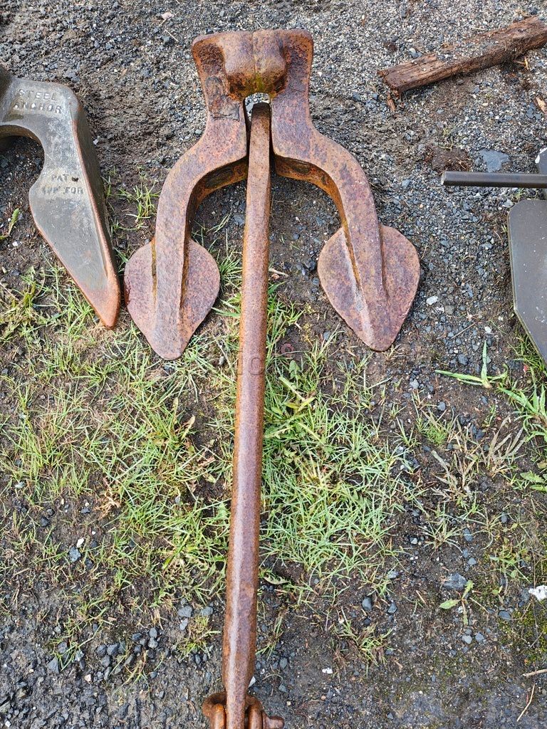 Cast Iron Grapnel-Style Anchor - Heavily Rusted — photo 1