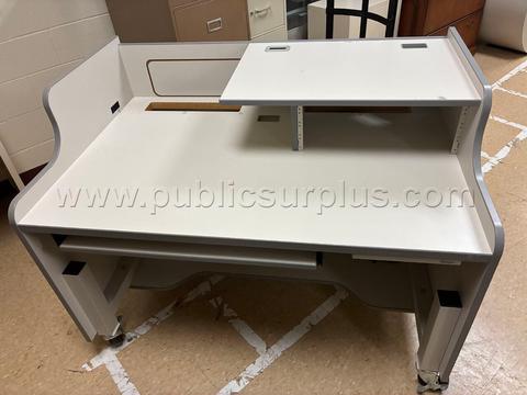 Desk on wheels qty 2