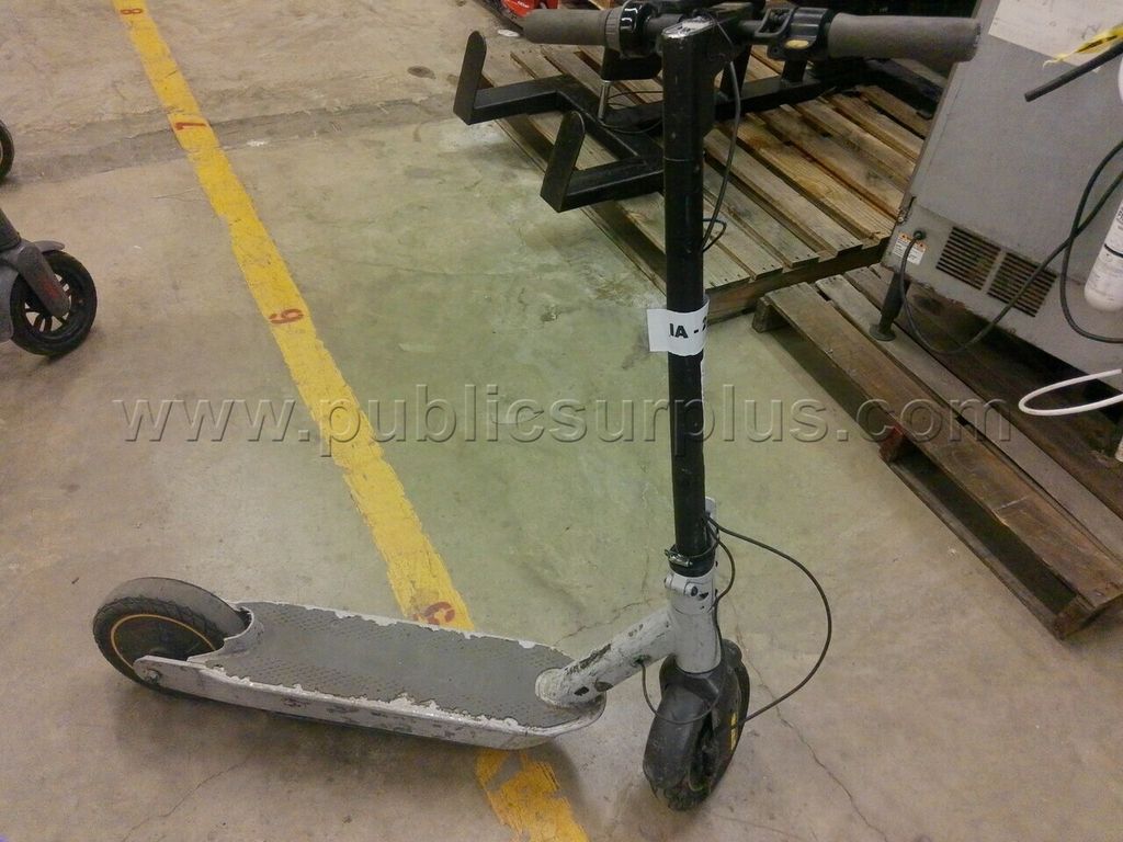 NineBot Electric Scooter ~ IA-25351 — photo 1