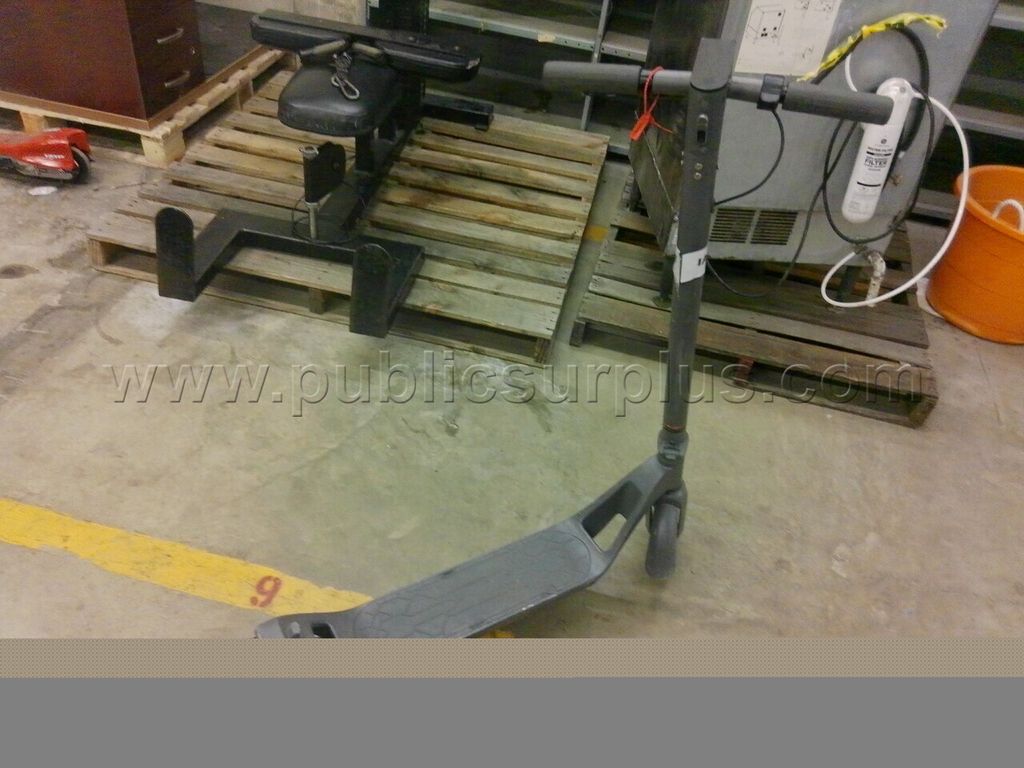Phantom Electric Scooter ~ IA-25354 — photo 1