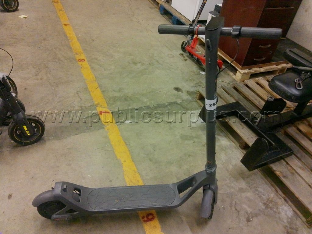 Phantom Go Electric Scooter ~ IA-25355 — photo 1