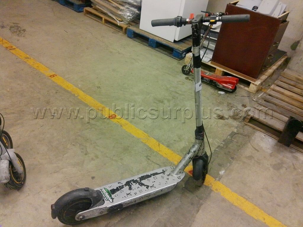 Electric Scooter ~ IA-25359 — photo 1