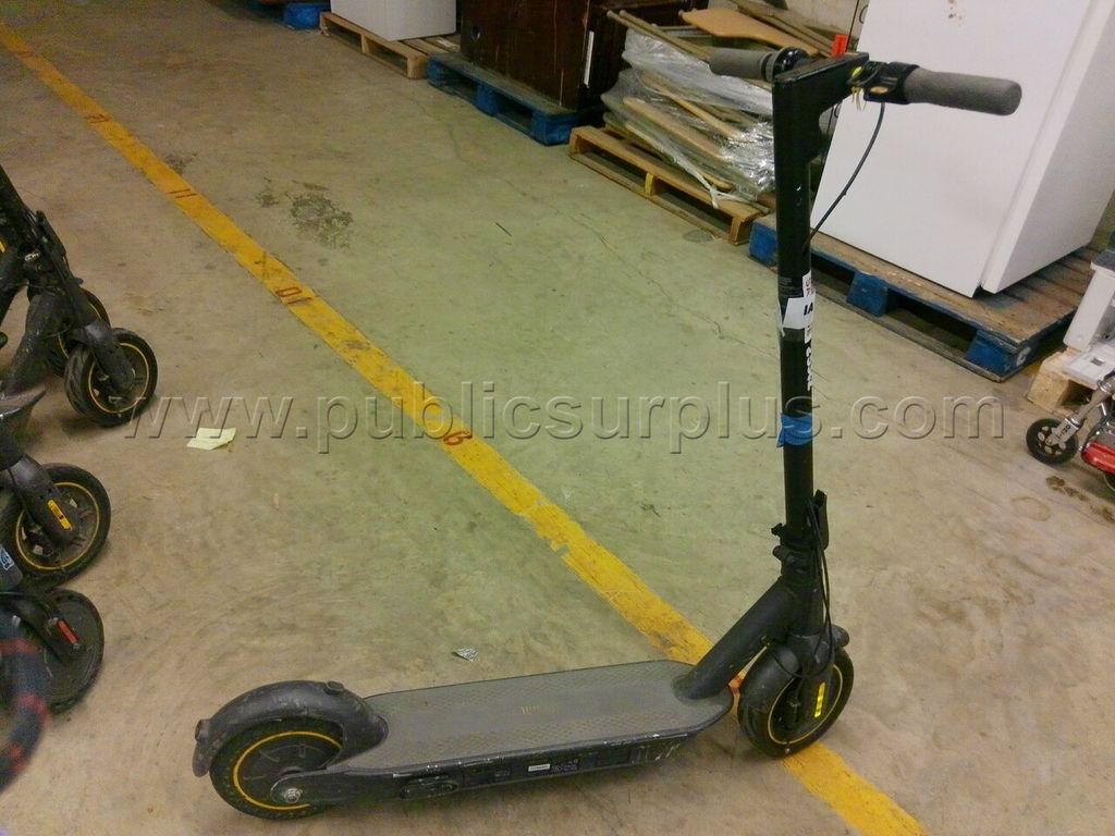 Nine Bot Electric Scooter ~ IA-25362 — photo 1